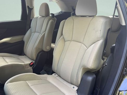 Used 2025 Subaru Ascent Premium AWD/4WD image 37