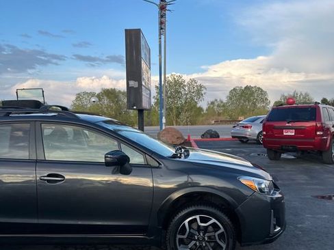 Used 2017 Subaru Crosstrek 2.0i Limited AWD/4WD image 4