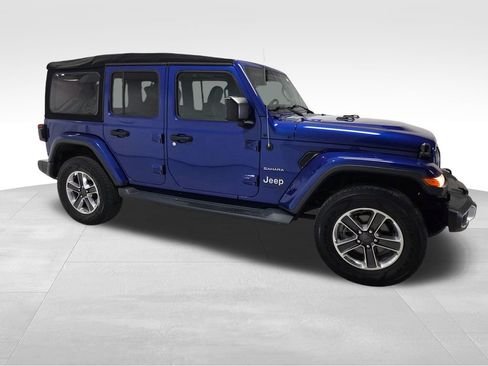 Used 2018 Jeep Wrangler Unlimited Sahara w/ Dual Top Group image 19
