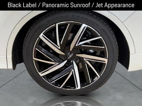 Certified 2025 Lincoln Aviator Black Label w/ Jet Appearance Package AWD/4WD image 7