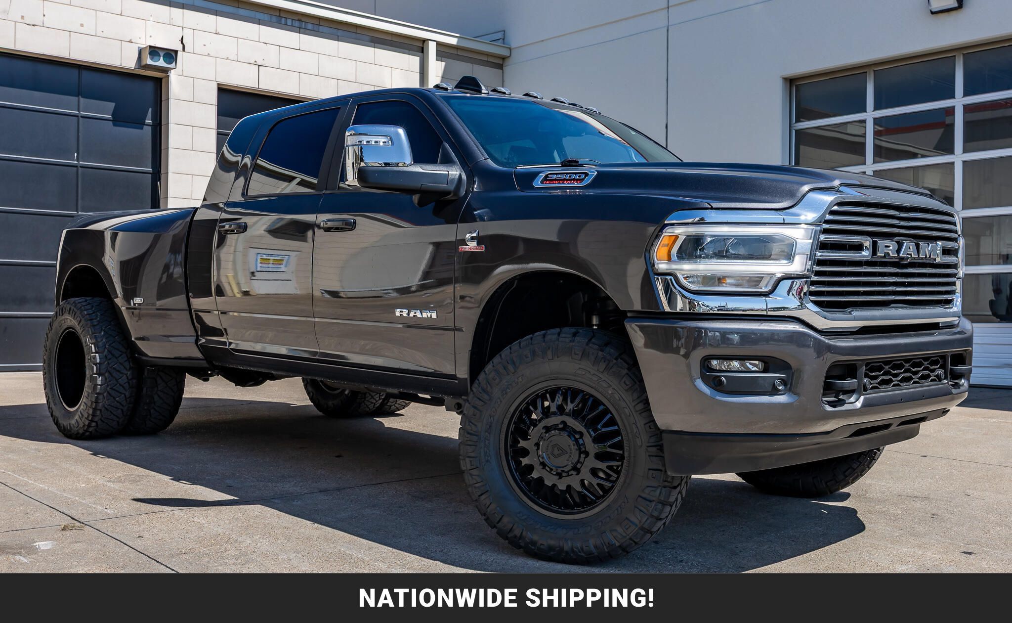 Used 2024 RAM 3500 Laramie w/ Towing Technology Group AWD/4WD image 1