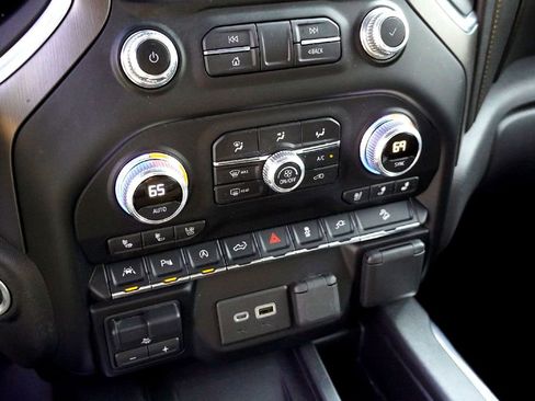 Used 2020 GMC Sierra 1500 AT4 w/ AT4 Premium Package image 19