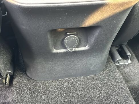 Used 2025 Toyota RAV4 LE AWD/4WD image 8