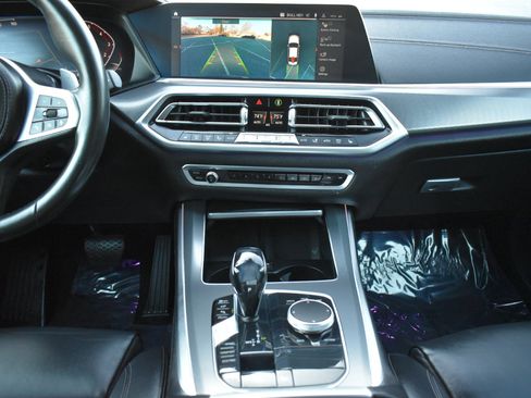 Used 2019 BMW X5 xDrive50i w/ Parking Assistance Package image 19