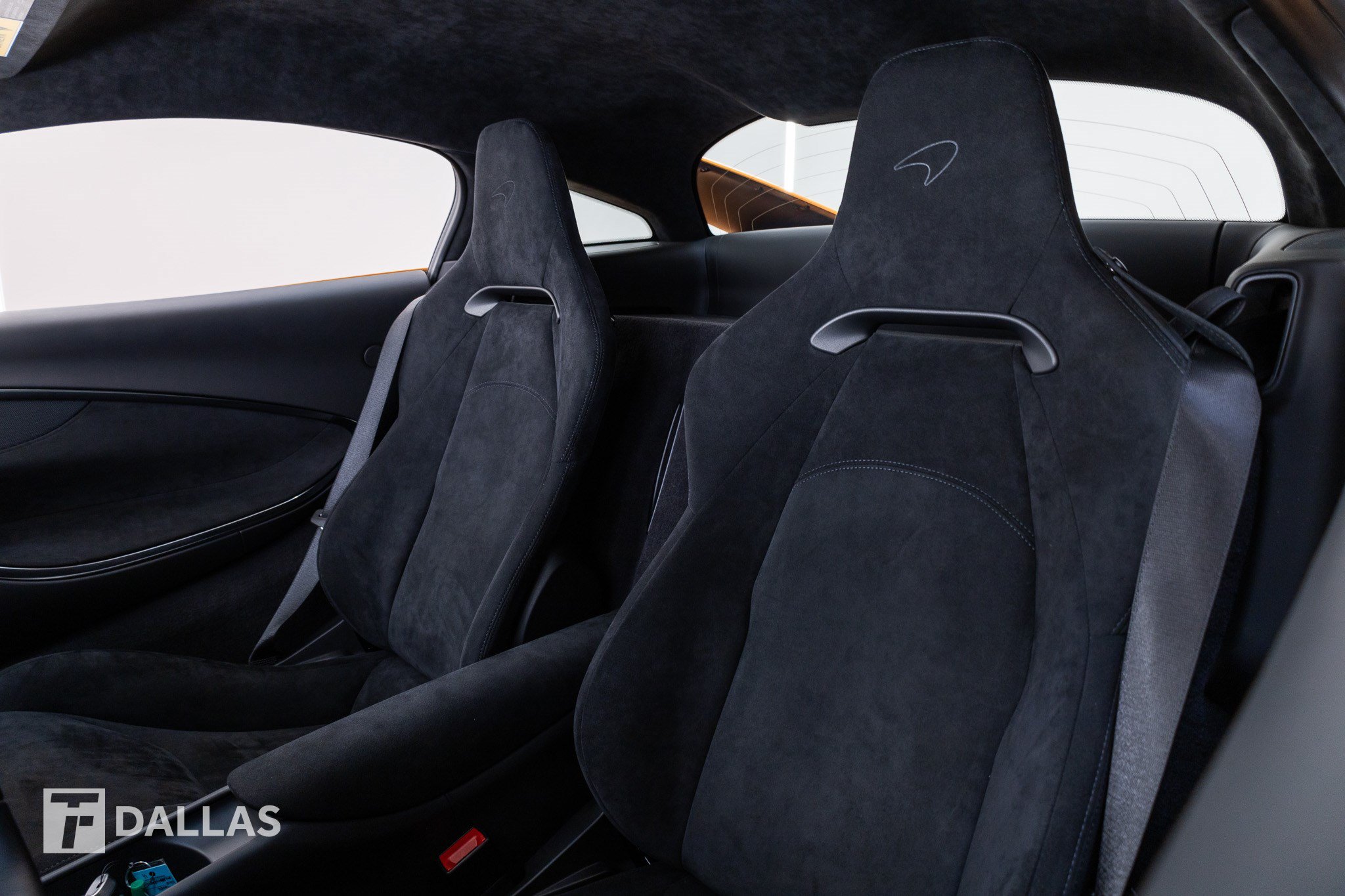 Used 2026 McLaren Artura RWD image 21