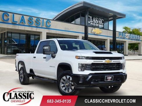 Used 2025 Chevrolet Silverado 2500 Custom w/ Custom Value Package image 1