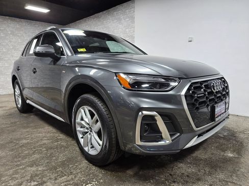 Used 2022 Audi Q5 2.0T Premium w/ Convenience Package AWD/4WD image 4