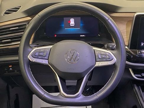Used 2024 Volkswagen Atlas SE AWD/4WD image 28