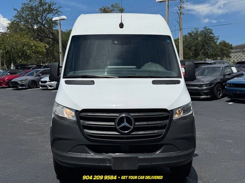 Used 2023 Mercedes-Benz Sprinter 2500 image 11