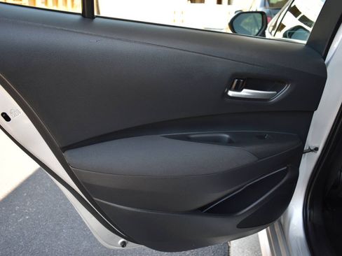 Used 2021 Toyota Corolla LE FWD image 12