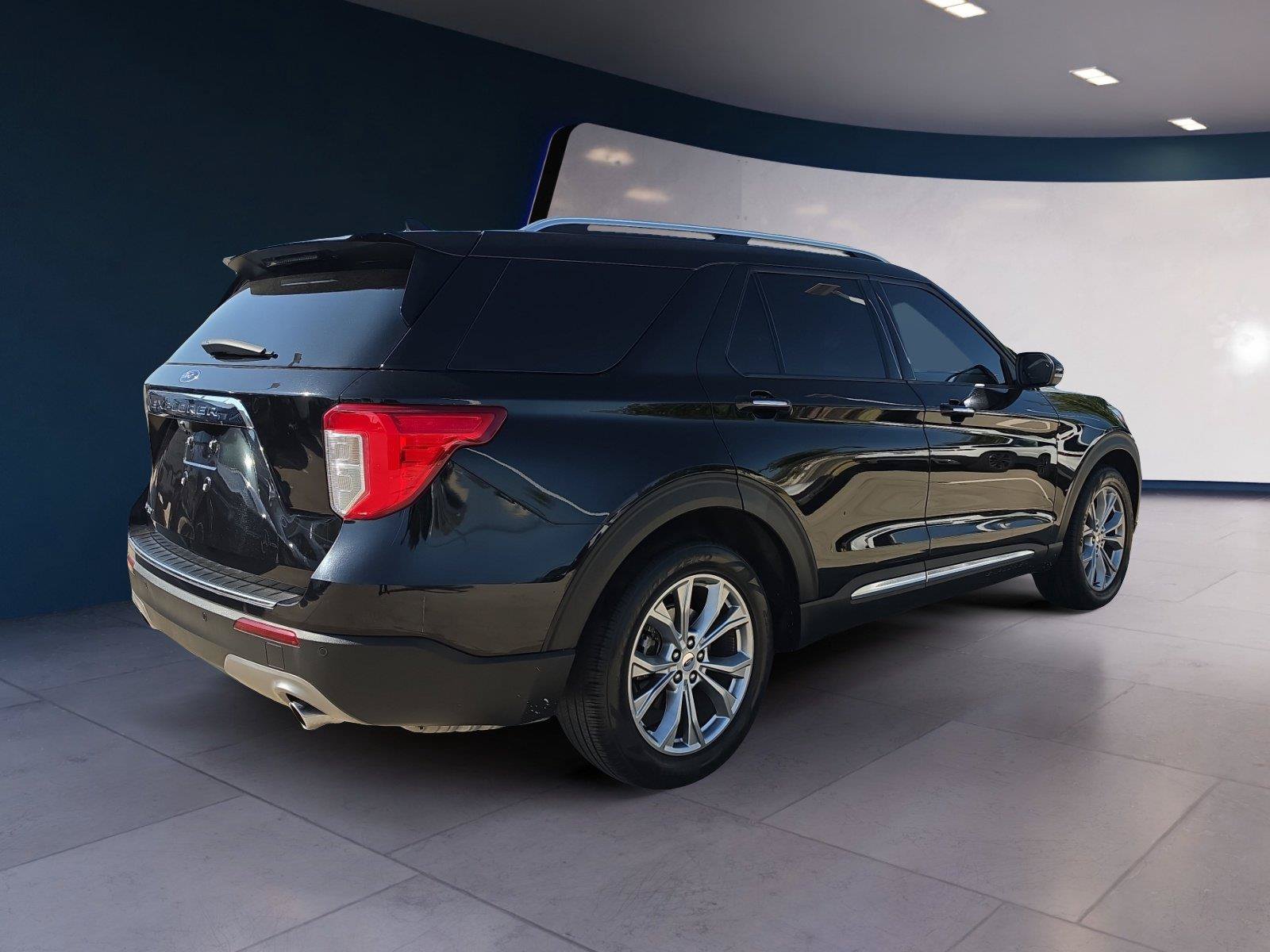 Used 2023 Ford Explorer Limited w/ Equipment Group 301A RWD image 5