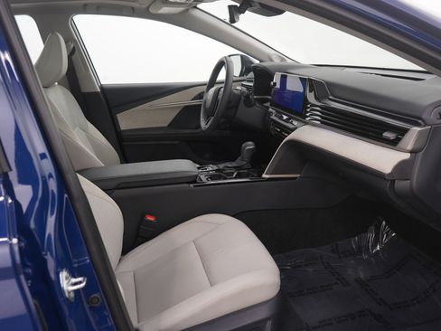 Used 2025 Toyota Camry XLE image 10