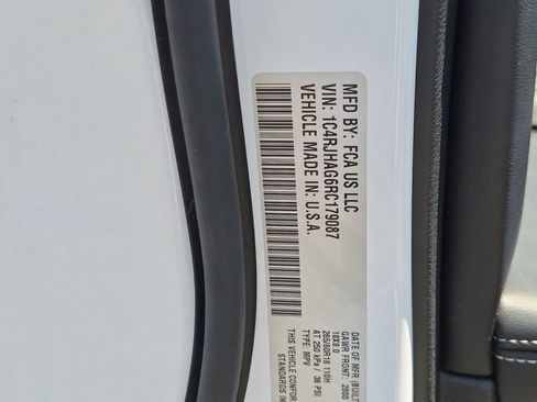 Used 2024 Jeep Grand Cherokee Laredo X AWD/4WD image 20
