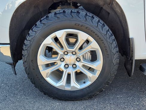 Used 2024 Chevrolet Silverado 1500 LTZ image 5