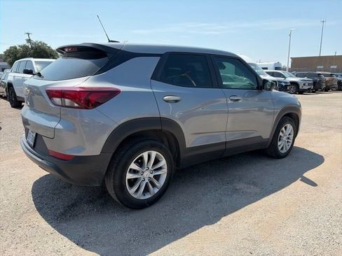 Used 2023 Chevrolet TrailBlazer LS FWD image 4