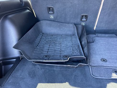 Used 2023 Jeep Grand Cherokee Limited image 39