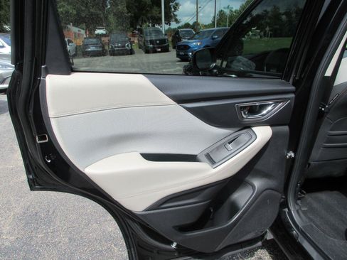 Used 2020 Subaru Forester Premium AWD/4WD image 16
