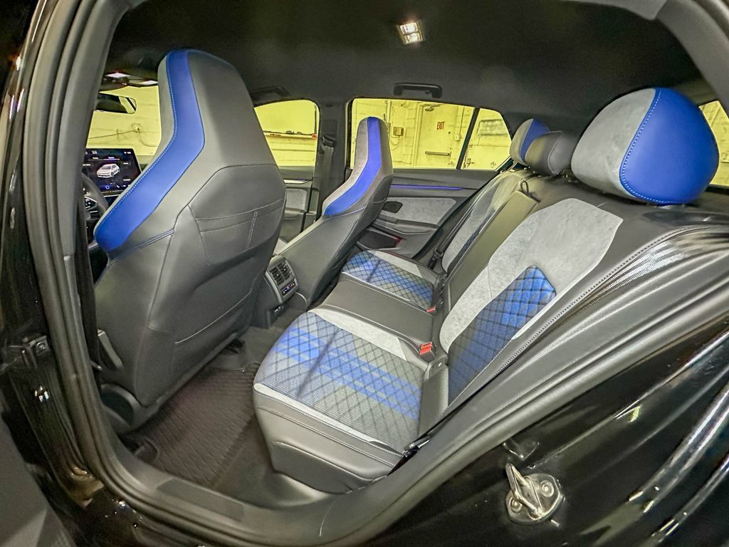 Used 2025 Volkswagen Golf R Black Edition AWD/4WD image 23