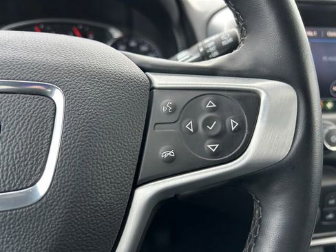 Used 2024 GMC Terrain SLT image 25