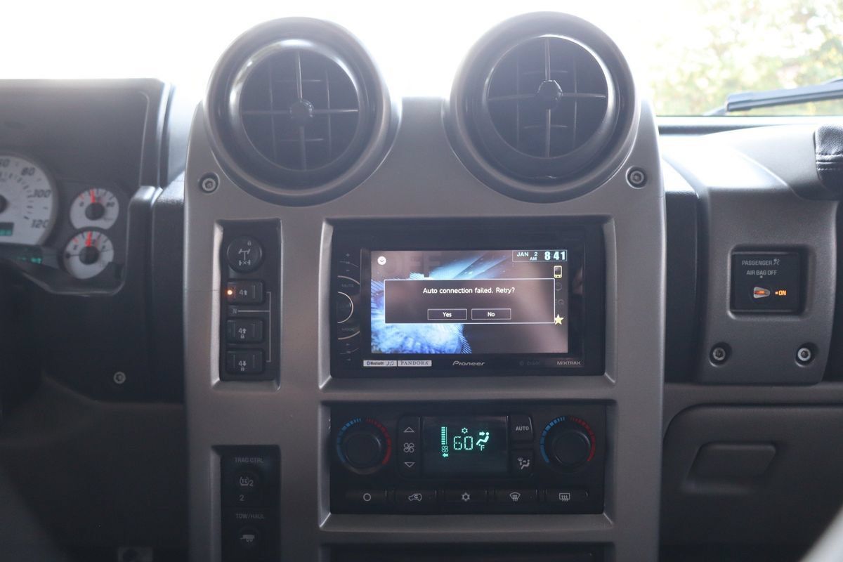 Used 2003 HUMMER H2 w/ Preferred Equipment Group AWD/4WD image 35