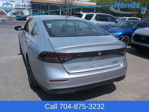 Used 2025 Honda Accord Touring image 6