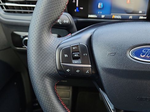 Used 2025 Ford Escape ST-Line image 18