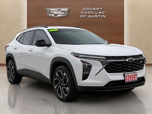 Used 2025 Chevrolet Trax RS w/ Sunroof Package image 6