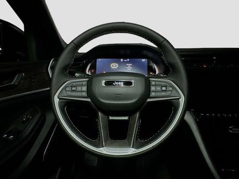 New 2026 Jeep Grand Cherokee Limited AWD/4WD image 7