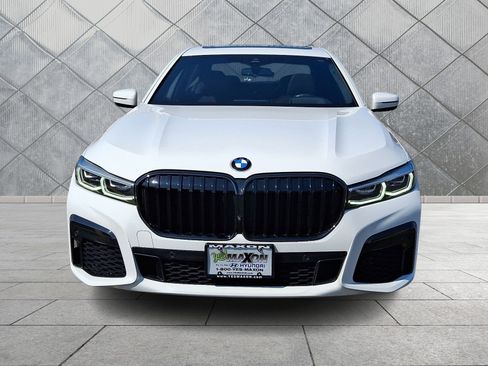 Used 2022 BMW 750i xDrive w/ Executive Package image 2