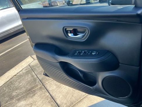 Used 2025 Honda HR-V EX-L image 19