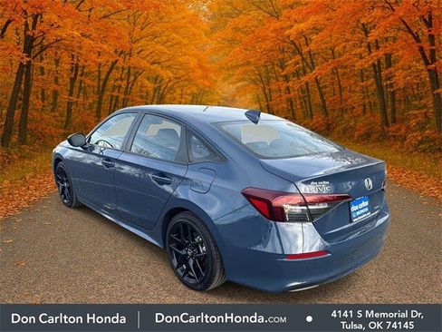 Used 2025 Honda Civic Sport image 6