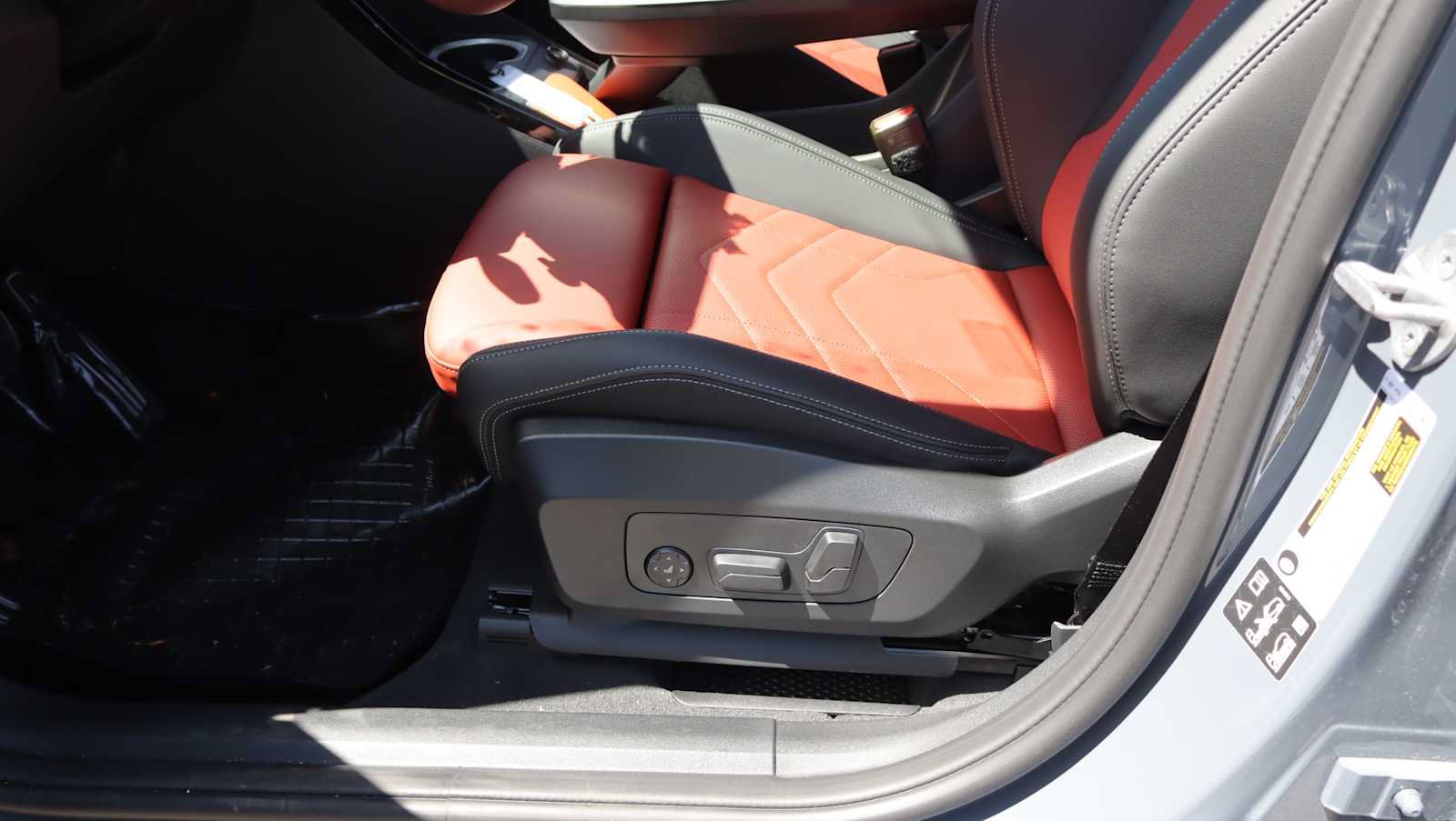 New 2026 BMW X2 M35i w/ Technology Package AWD/4WD image 4