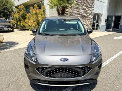 Used 2022 Ford Escape SE w/ Convenience Package FWD image 10