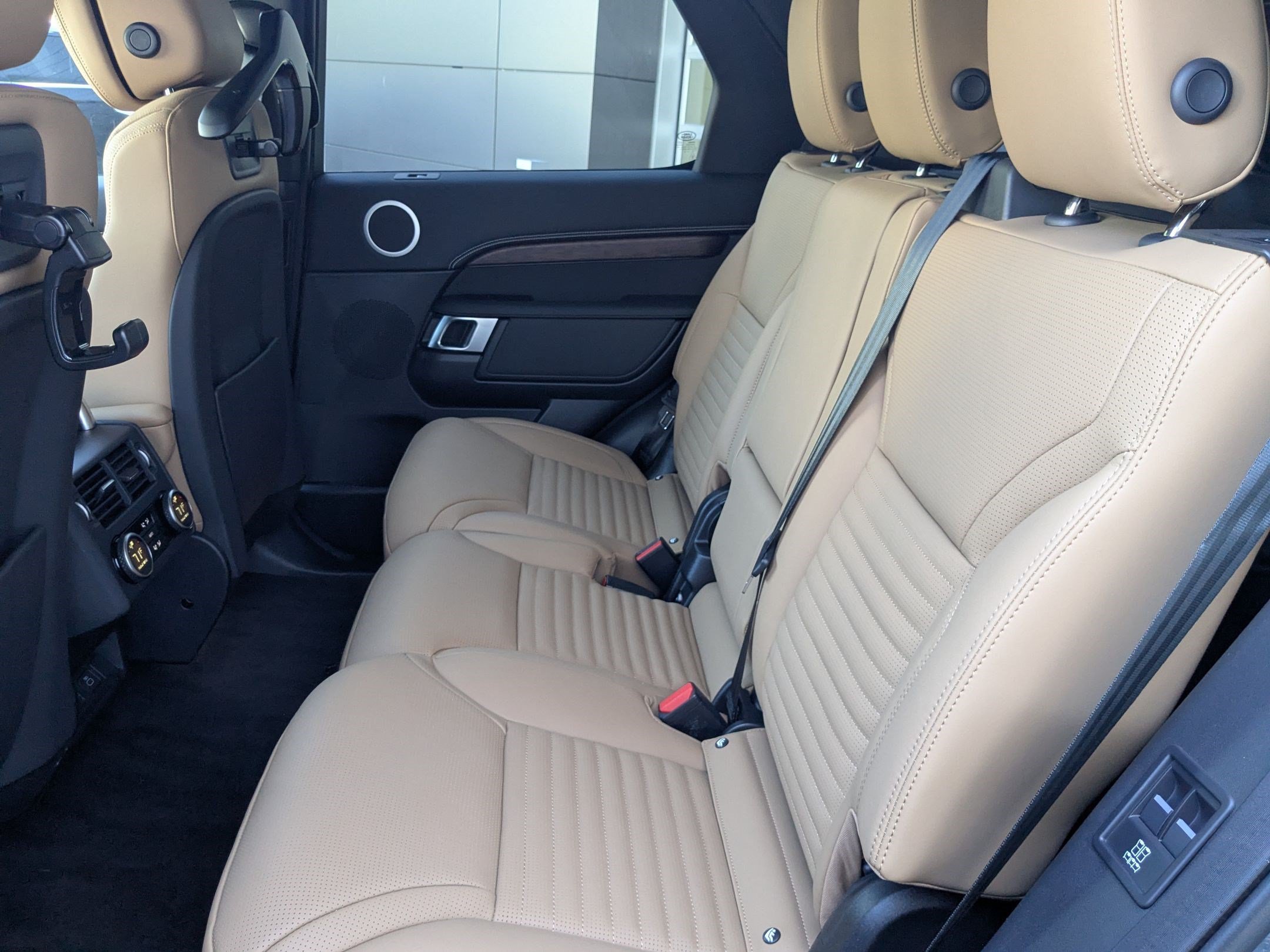 New 2026 Land Rover Discovery Dynamic SE AWD/4WD image 29