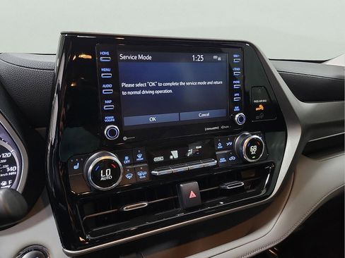 Used 2022 Toyota Highlander XLE image 20