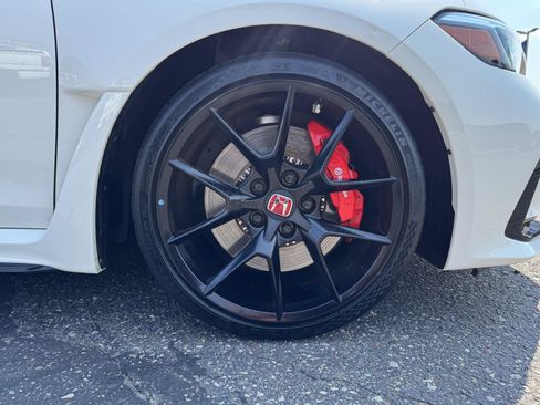 Used 2024 Honda Civic Type R image 9