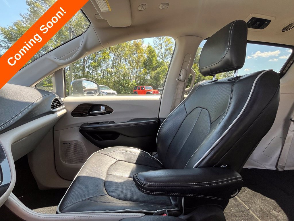 Used 2022 Chrysler Pacifica Limited FWD image 26