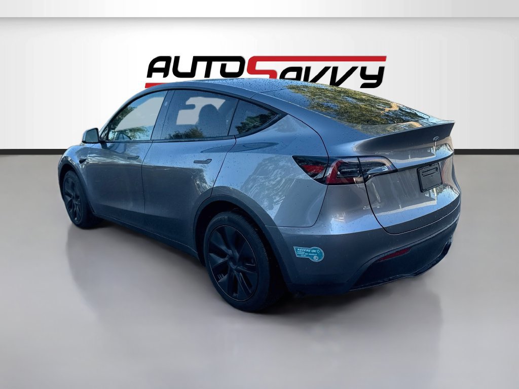 Used 2025 Tesla Model Y Long Range RWD image 5