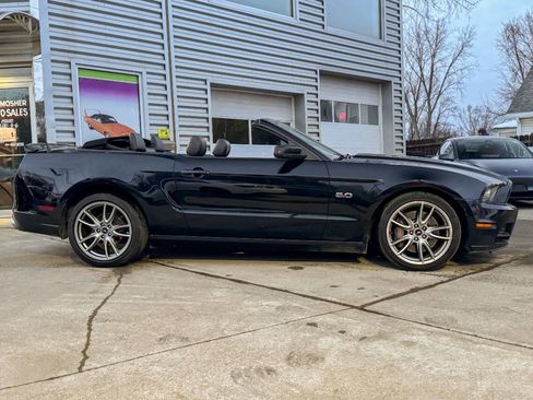 Used 2013 Ford Mustang GT Premium w/ Electronics Pkg image 2