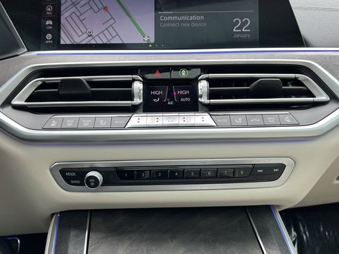 Used 2022 BMW X5 xDrive40i w/ M Sport Package image 29