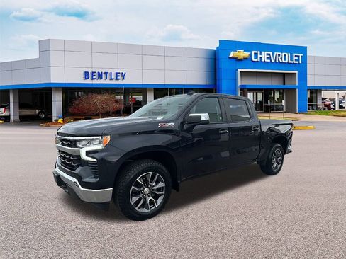 Used 2023 Chevrolet Silverado 1500 LT image 1