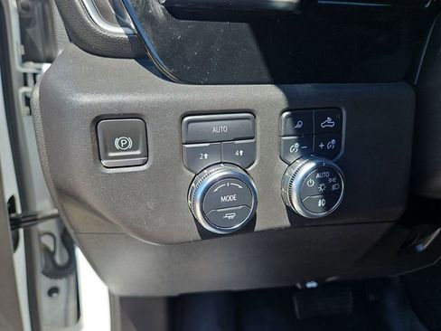 Used 2022 GMC Sierra 1500 Elevation w/ Elevation Premium Package AWD/4WD image 17
