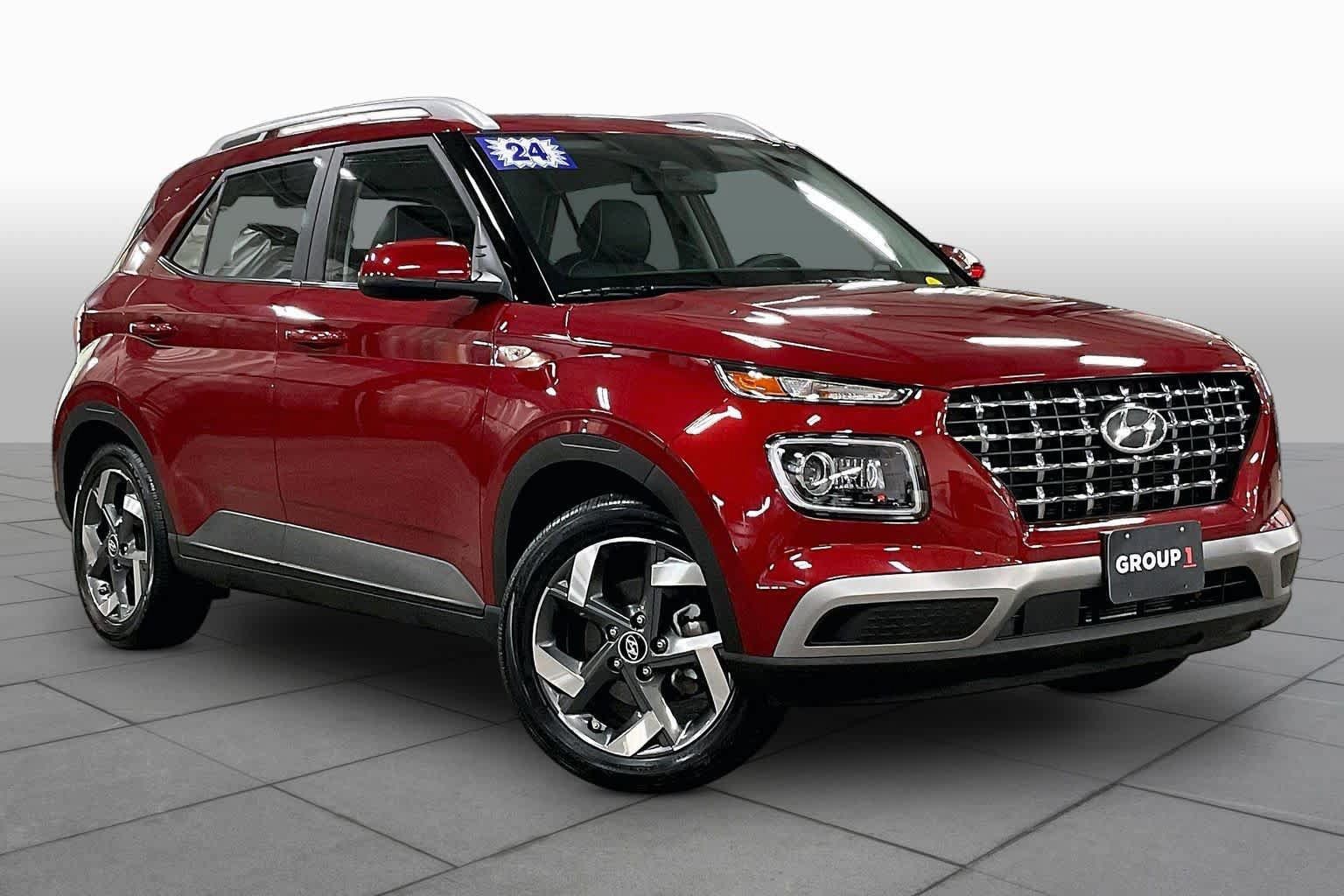 Used 2024 Hyundai Venue Limited FWD image 3
