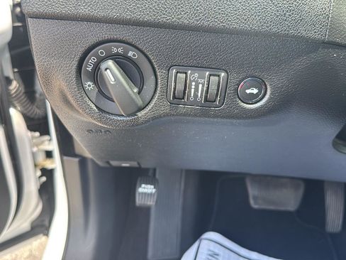 Used 2022 Dodge Charger SXT w/ Leather Interior Group image 15