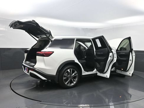 Used 2023 INFINITI QX60 Luxe w/ Cargo Package FWD image 42