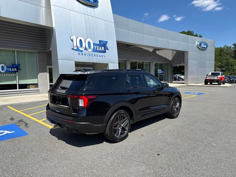 Used 2025 Ford Explorer ST-Line w/ Premium Package AWD/4WD image 2