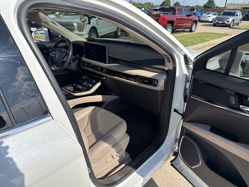Used 2022 Lincoln Nautilus FWD w/ Premium Package image 15