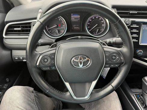Used 2018 Toyota Camry SE w/ Moonroof Package FWD image 12