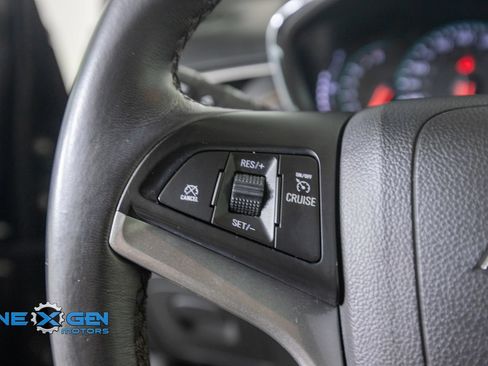 Used 2022 Chevrolet Trax LT w/ Midnight Edition AWD/4WD image 15
