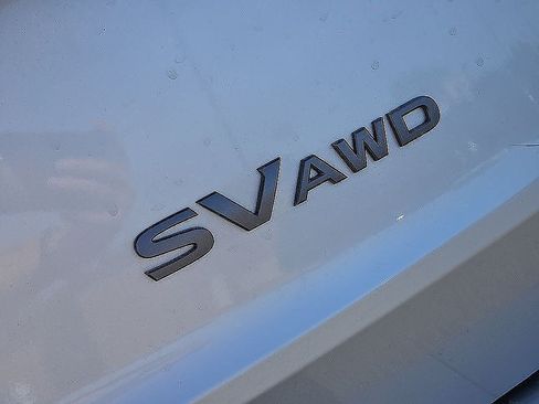 Used 2024 Nissan Rogue SV AWD/4WD image 8